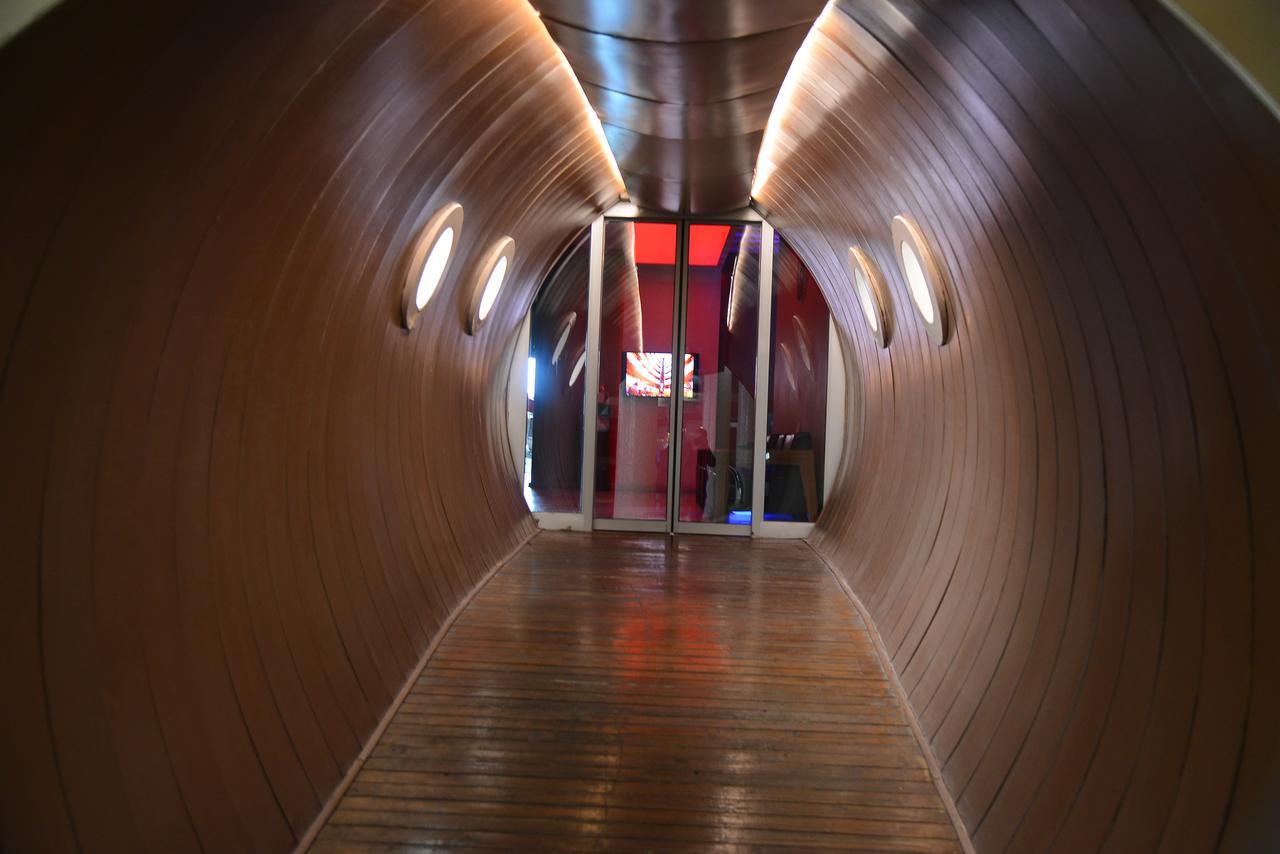 Titanic Hotel & Spa Sulaymaniyah Экстерьер фото The entrance to the tunnel