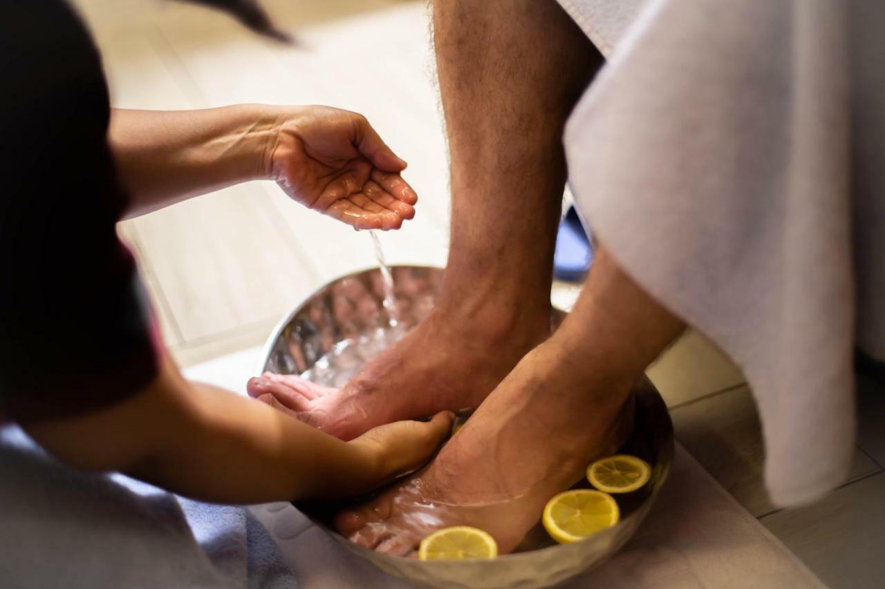 Titanic Hotel & Spa Sulaymaniyah Экстерьер фото Foot bath
